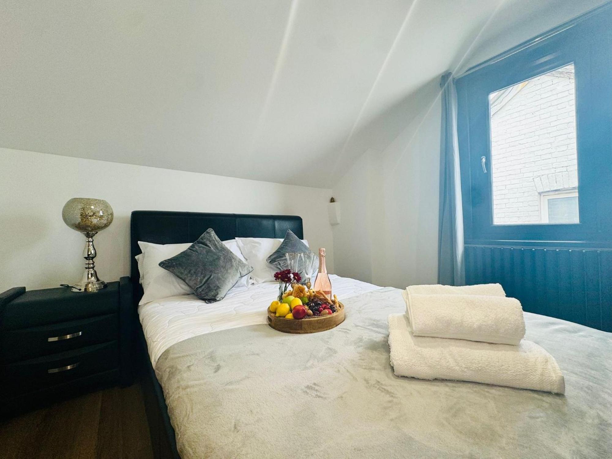 Am Victorian House Hotel Luton  Ngoại thất bức ảnh