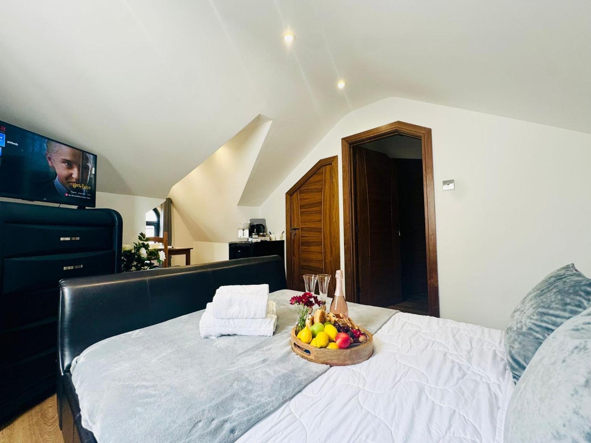 Am Victorian House Hotel Luton  Ngoại thất bức ảnh